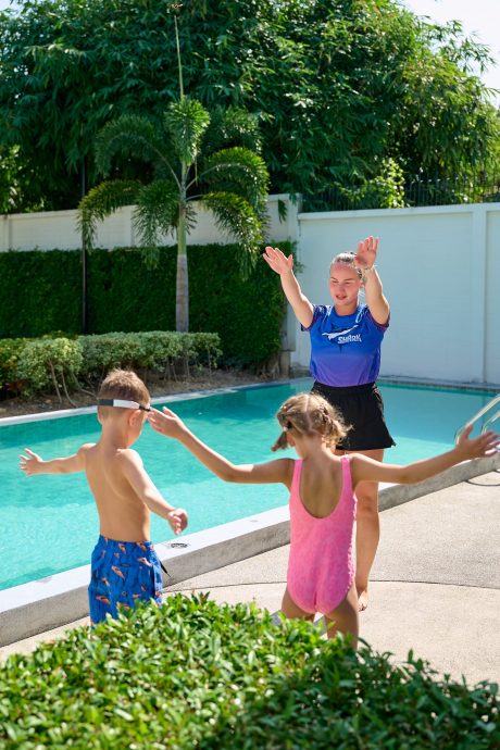 Алёна Гончаренко, P2893115 — как проходит детский урок по плаванию с Алёной Гончаренко