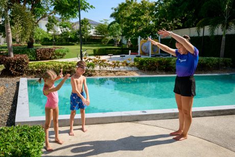 Алёна Гончаренко, P2893123 — как проходит детский урок по плаванию с Алёной Гончаренко