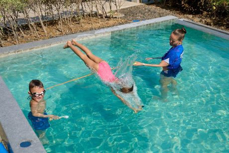 Алёна Гончаренко, P2893241 — как проходит детский урок по плаванию с Алёной Гончаренко