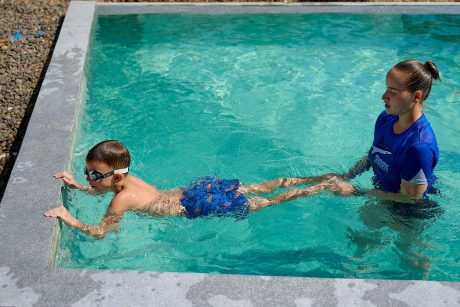 Алёна Гончаренко, P2903398 — как проходит детский урок по плаванию с Алёной Гончаренко